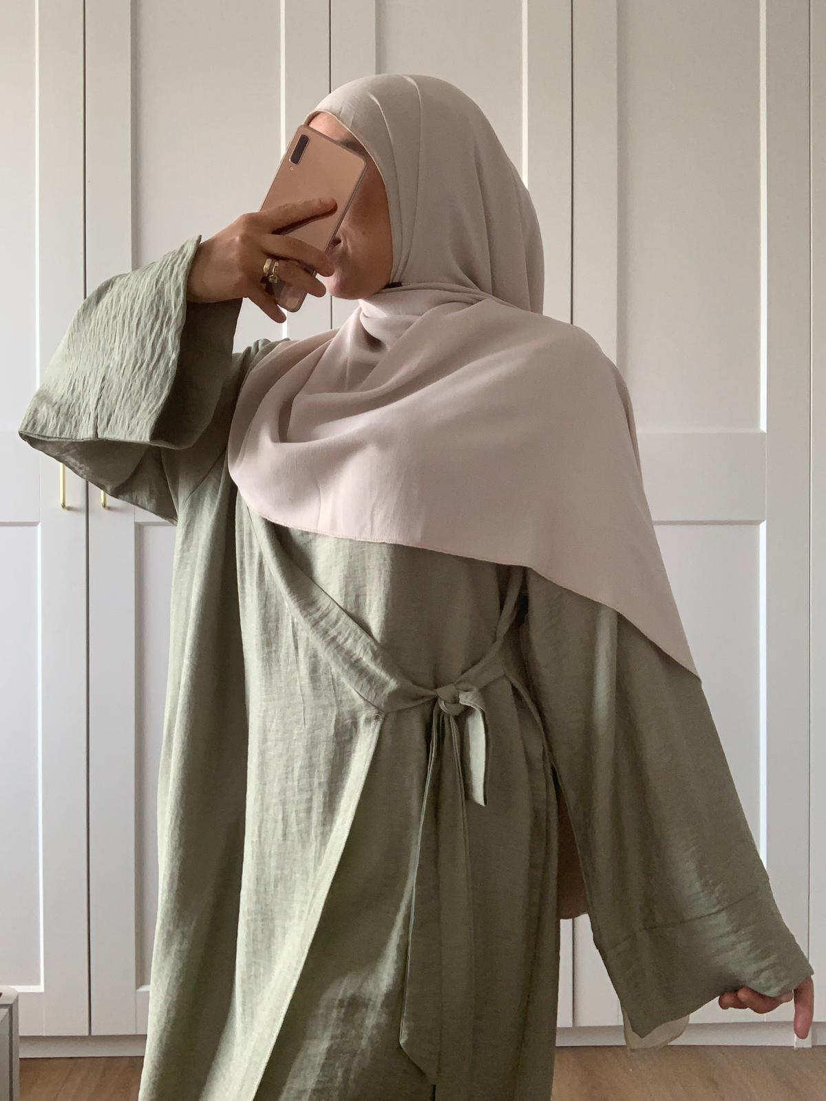 NEU! Abaya HALIMA Hell-Kaki (Viskose und Leinen)